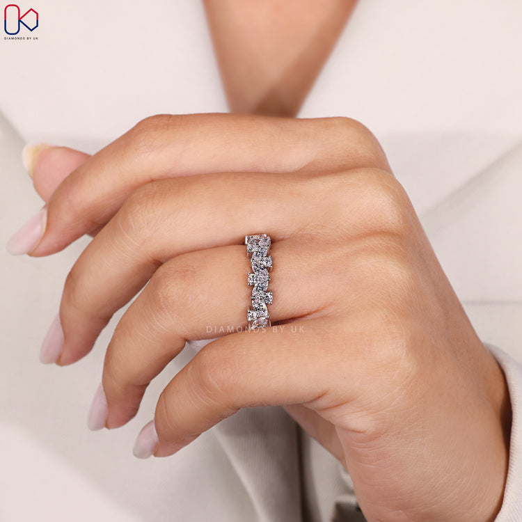 Buy wedding band in white gold.
