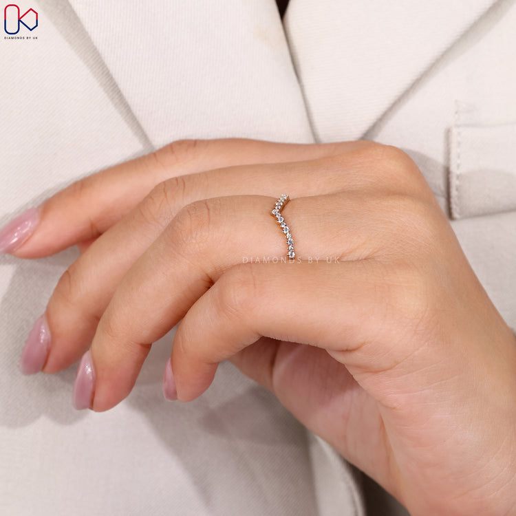 Buy wedding band in yellow gold.
