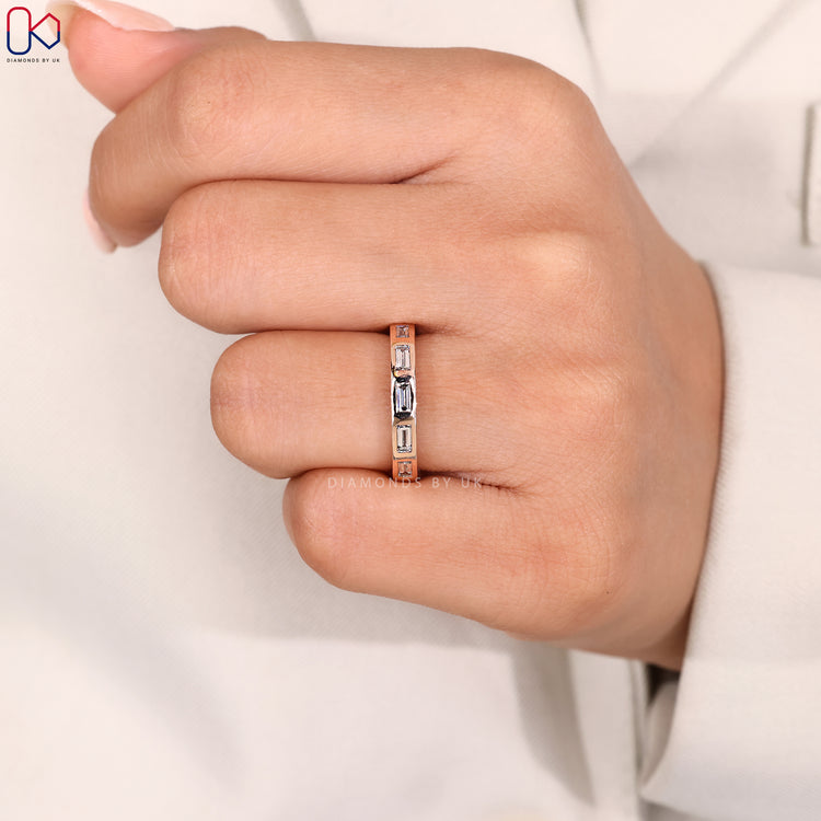 Diamondsbyuk wedding band with baguette diamonds.
