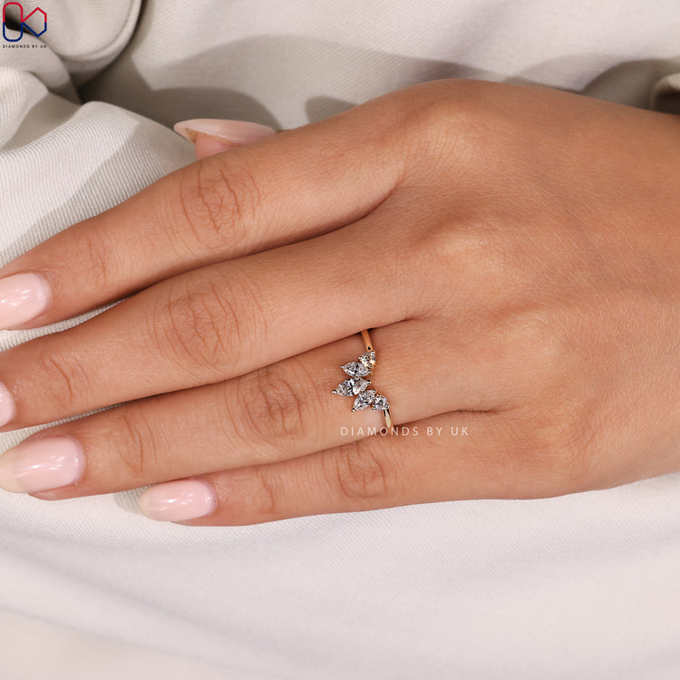 Diamondsbyuk wedding band with tiara wedding band.
