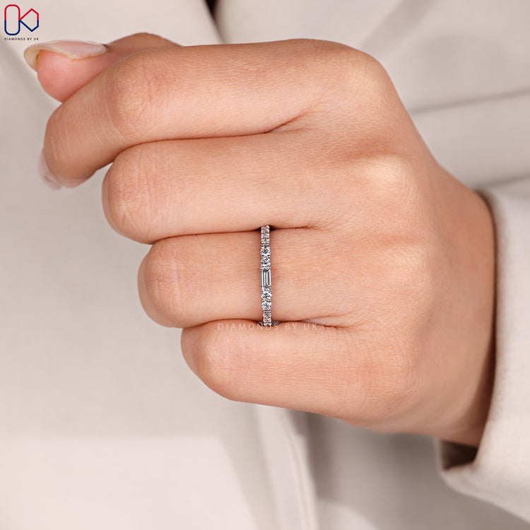 Buy wedding band in white gold.
