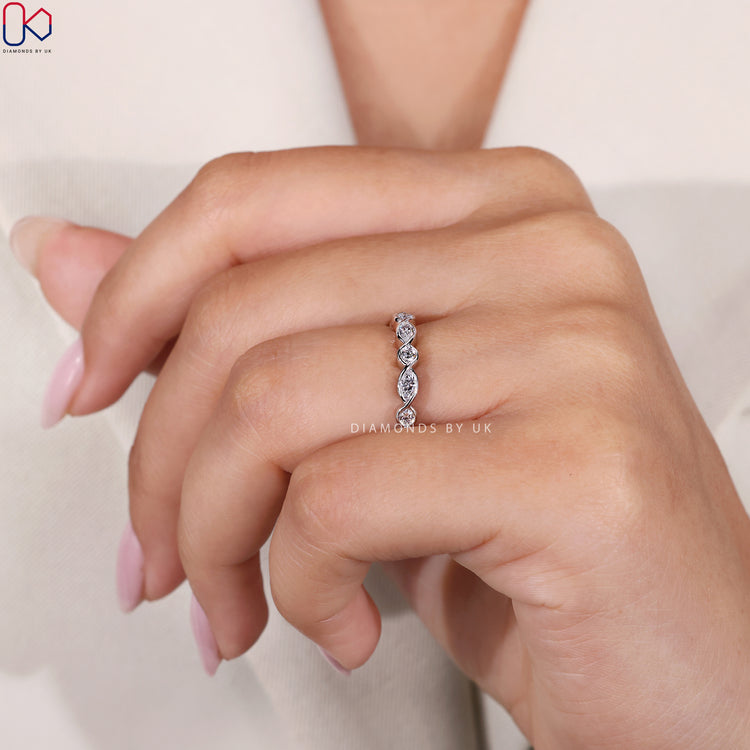 Minimalist wedding band perfect for everyday elegance.
