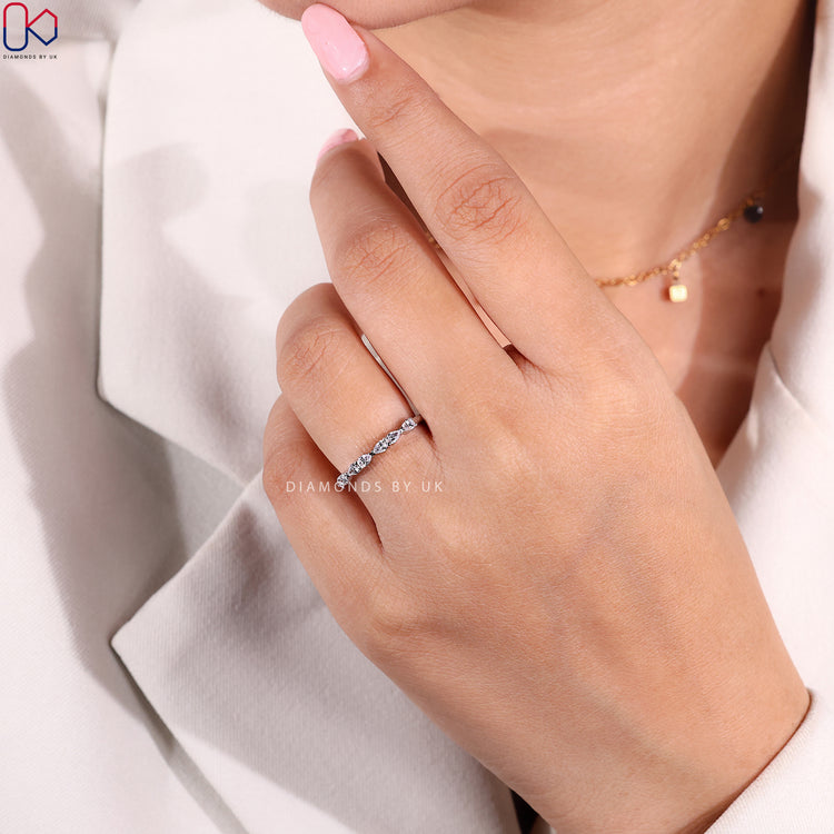 Lab Grown Diamond in custom wedding band design.
