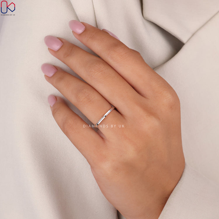 High Polish And Shiny Polish band with handmade band.
