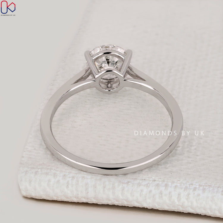 IGI Certified round diamond solitaire ring.
