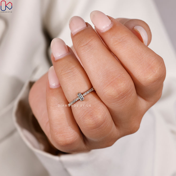 Buy diamond band with a handmade jewellery finish.
