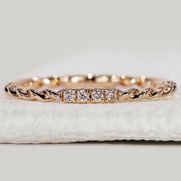 Round Cut Diamond Twisted Rope Wedding Band