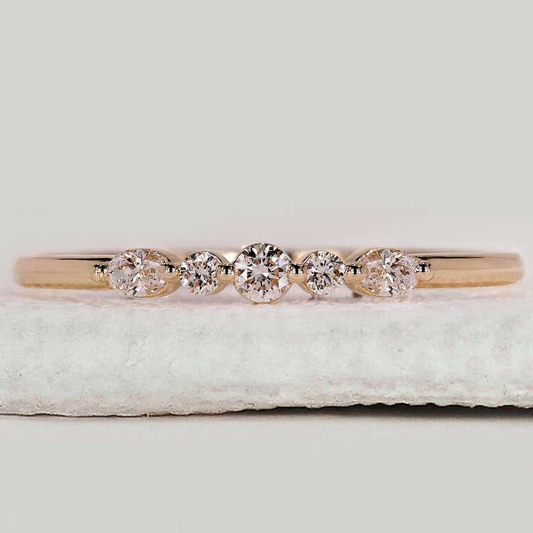 5 Stone Oval and Round Diamond Wedding Band