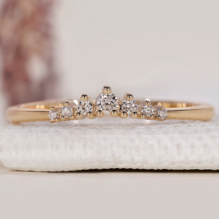 Round Cut Diamond 7 Stone Wedding Band