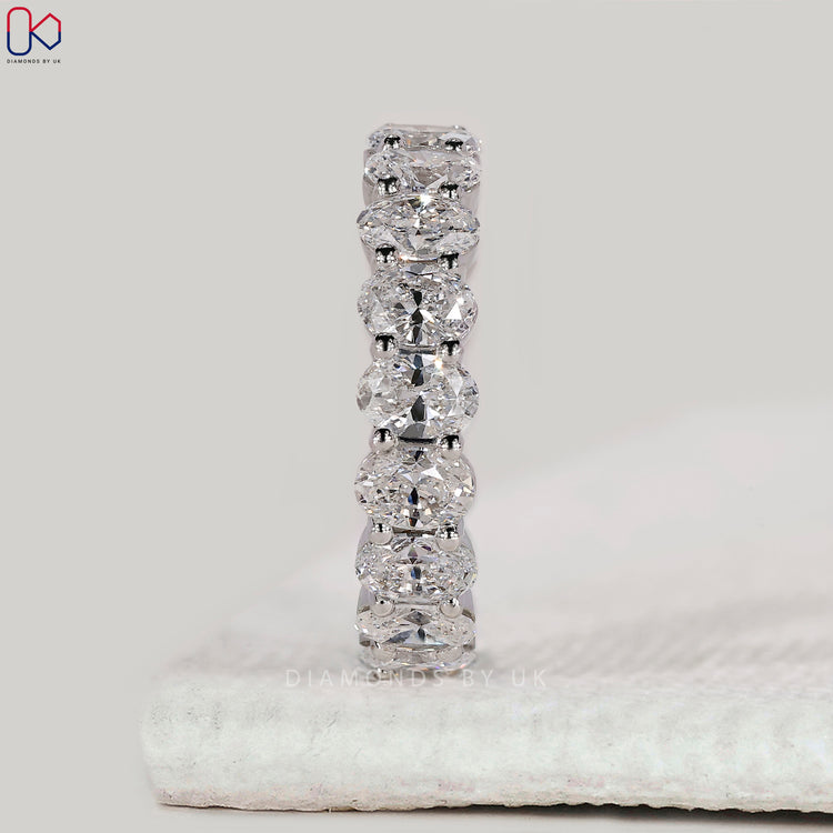 Buy wedding band in white gold.
