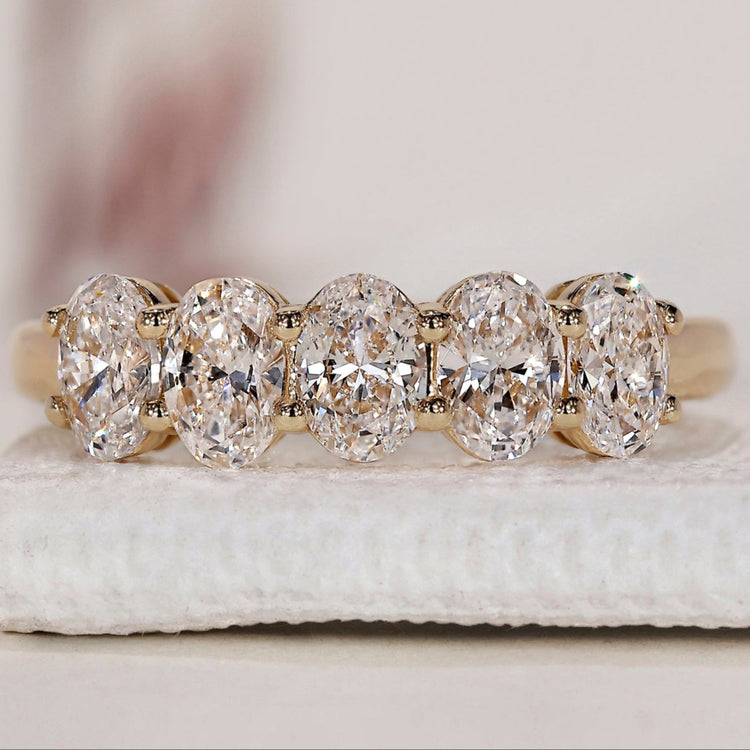 Oval Wedding Band – 5 Stone Diamond
