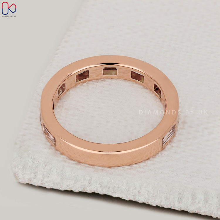 Diamondsbyuk band in rose gold.
