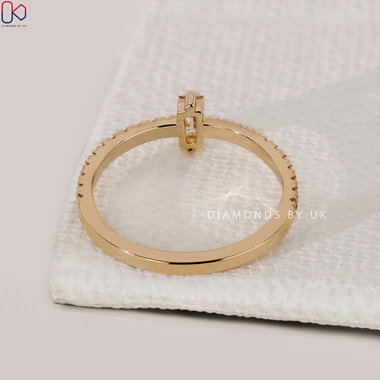 Custom wedding band with a Lab Grown Diamond centre.
