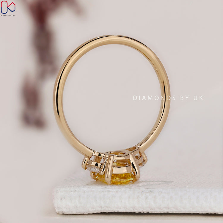 Handmade Ring designed with expert craftsmanship.
