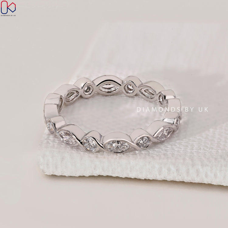 Stunning white gold diamond wedding band for timeless beauty.

