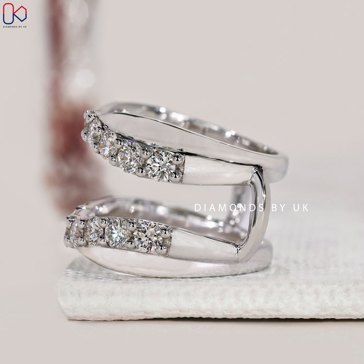 Custom diamond band in white gold.
