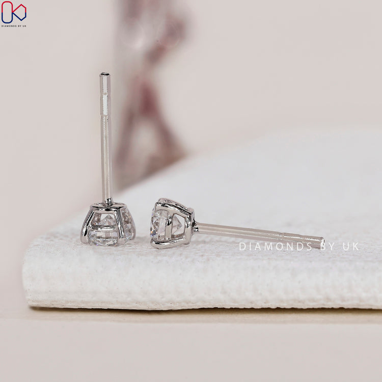 IGI certified earrings ensuring quality and authenticity.
