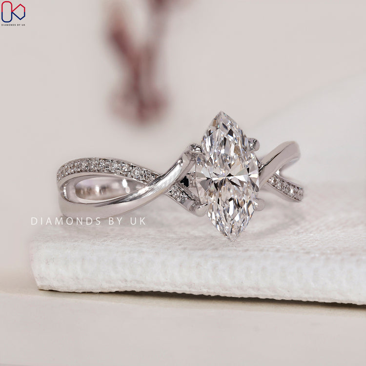 Buy engagement ring for a perfect proposal.
