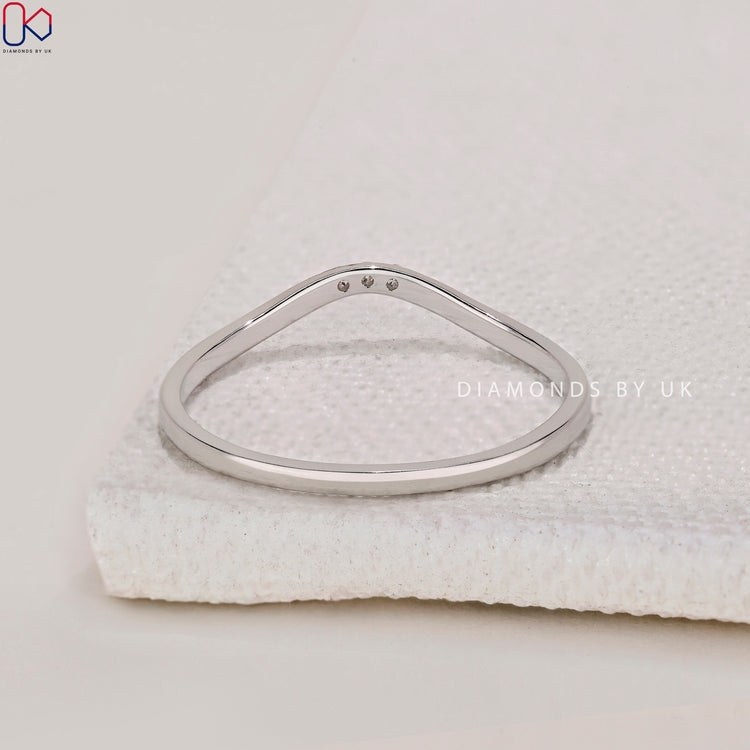 Minimalist wedding band for a modern touch.

