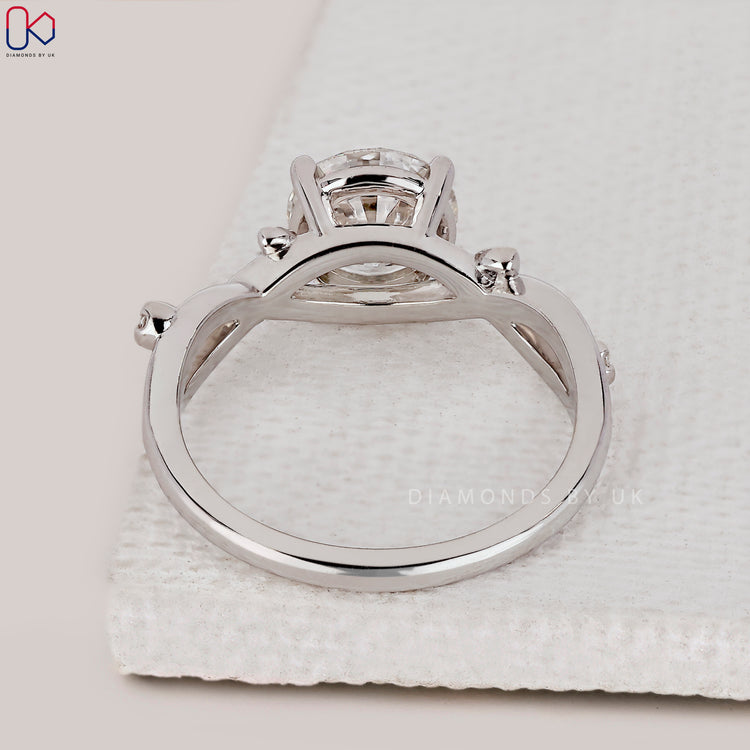 Custom diamond ring handcrafted in white gold.

