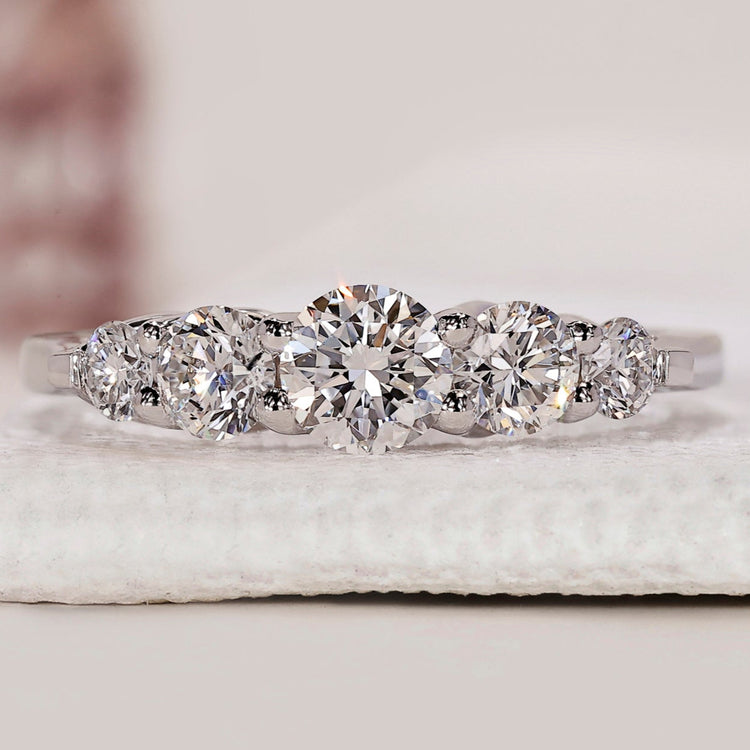 Round Diamond White Gold Wedding Band
