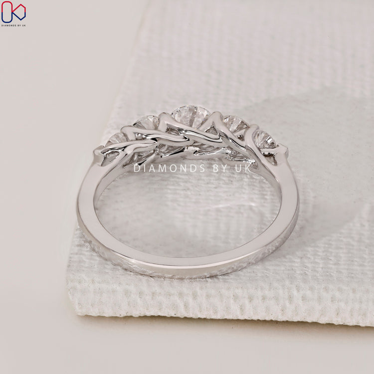 Buy diamond band with white gold and trellis style.
