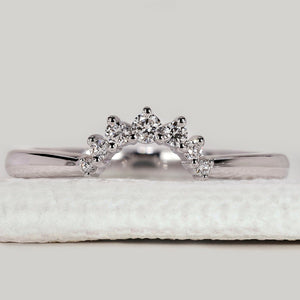 Round Diamond Tiara Wedding Band in Yellow Gold