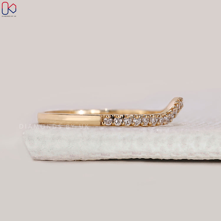 Buy wedding band in yellow gold.
