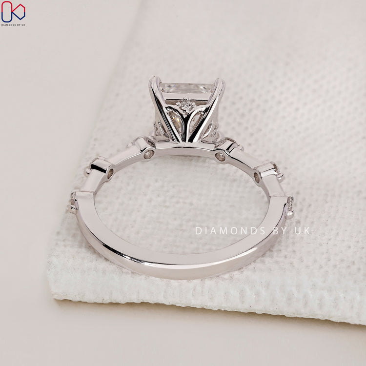 IGI certified diamond ring for quality assurance.
