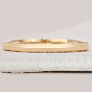 Plain Wedding Band In Yellow Gold