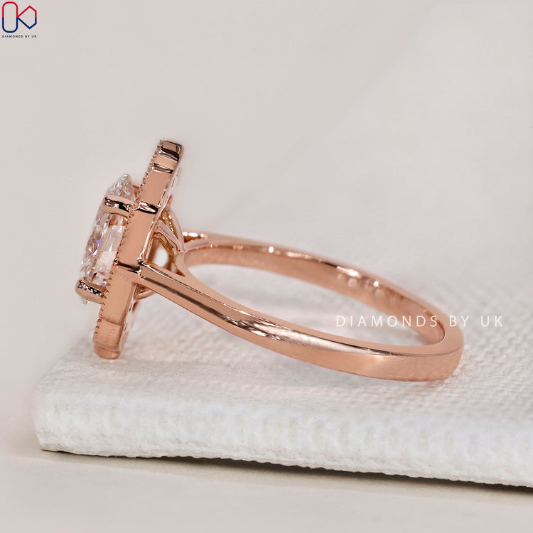 4 Prong Oval Cut Diamond Engagement Ring.
