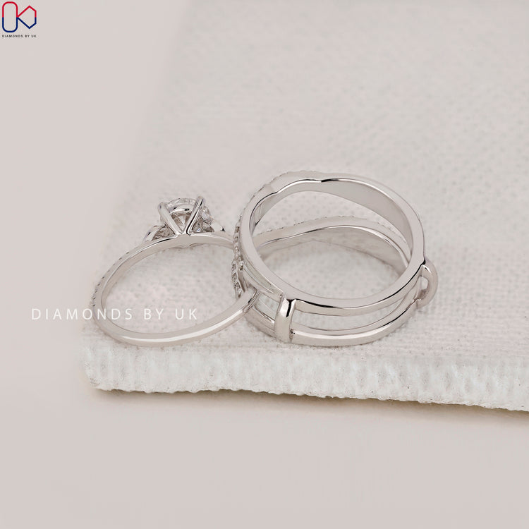 Buy bridal set online with round cut diamonds.

