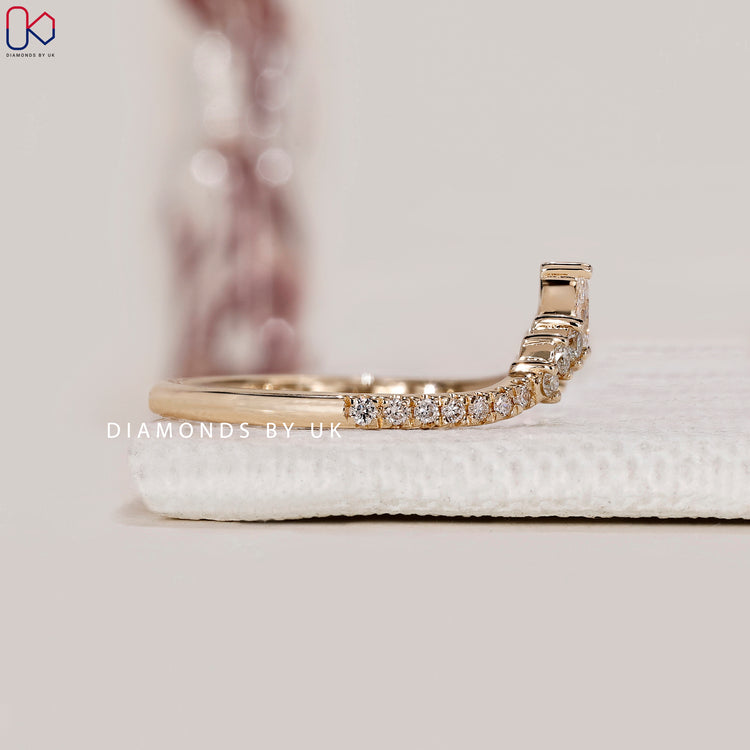 Buy wedding band online from Diamondsbyuk.
