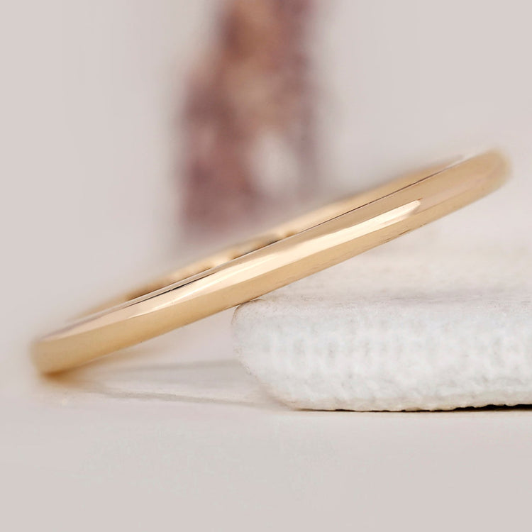 Comfort Fit Band In Yellow Gold