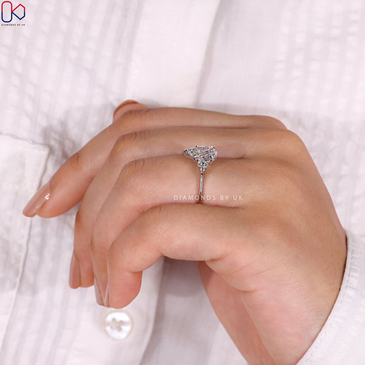 IGI certified handmade ring for your proposal.
