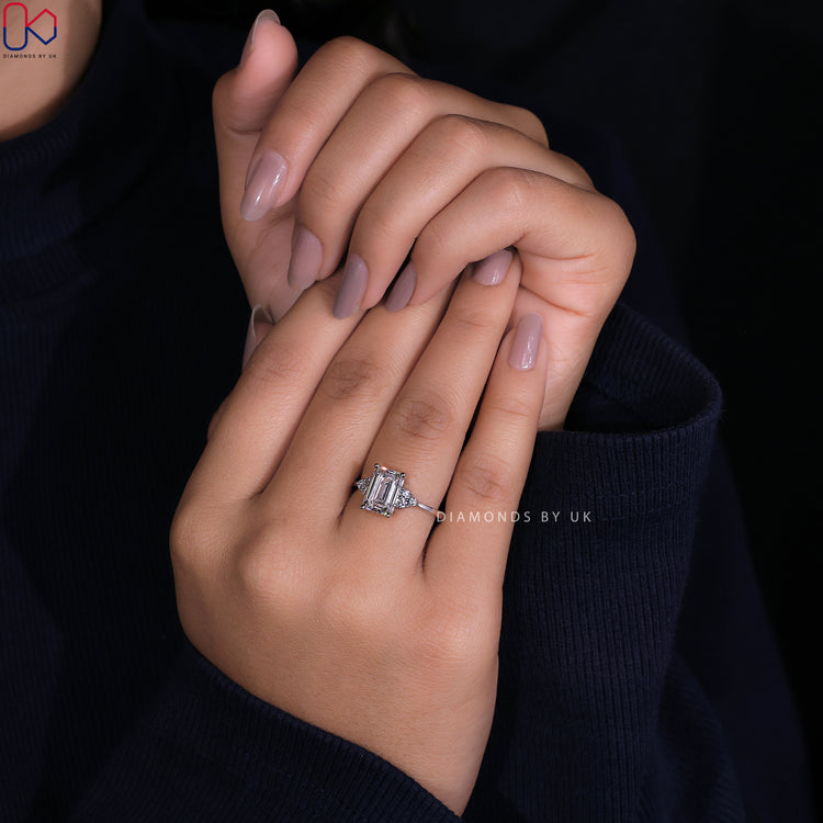Diamondsbyuk Ring offering luxury and elegance.
