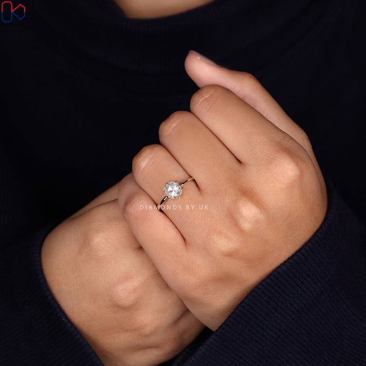 Handmade Jewellery showcasing expert craftsmanship and uniqueness.