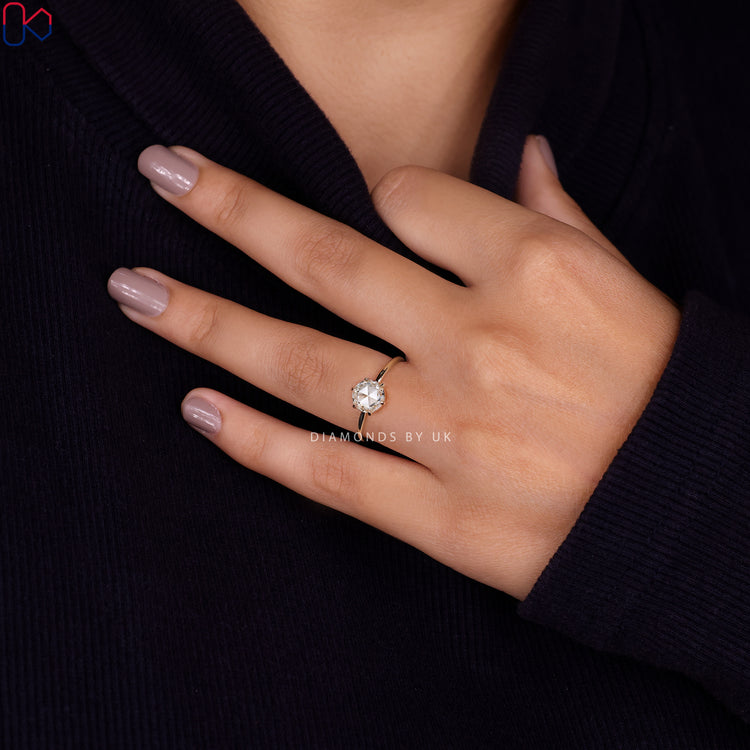 IGI Certified Diamond ensuring top-tier quality and clarity.