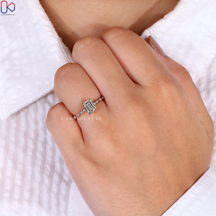 Buy engagement ring in a variety of elegant styles.
