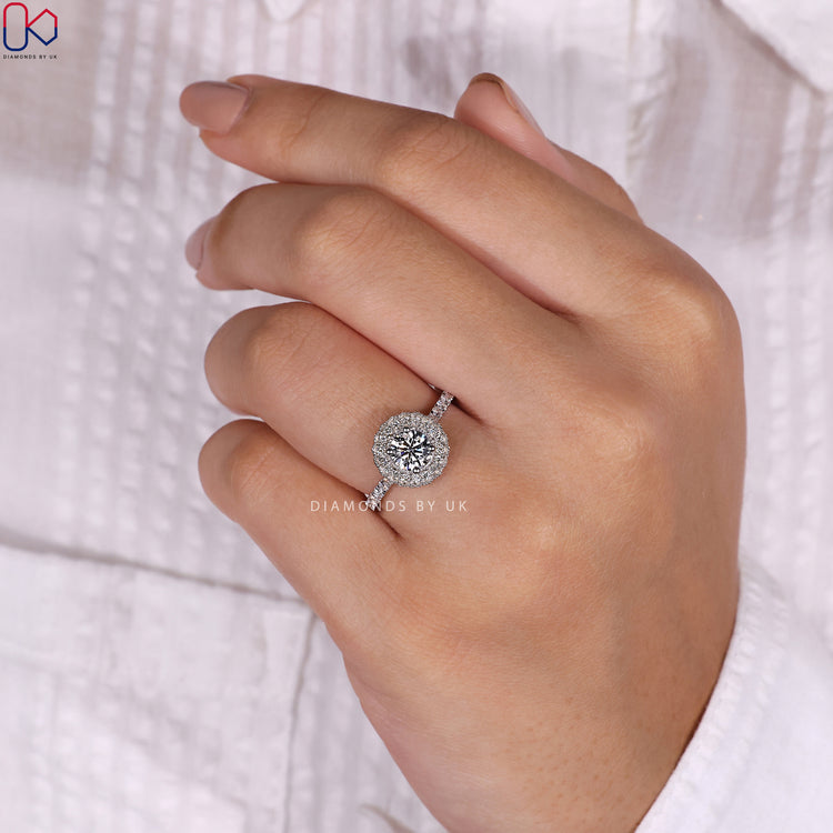 Lab-Grown Diamond Engagement Ring with IGI Certification.
