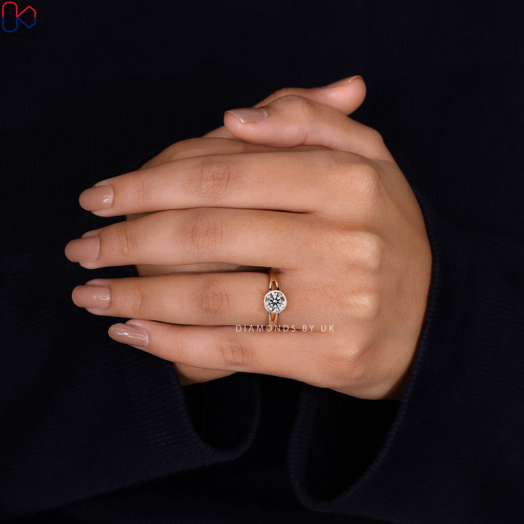 Handmade Ring featuring bespoke design and elegance.