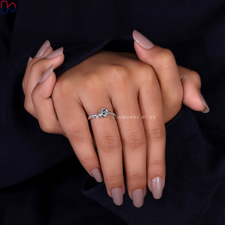 Buy engagement ring online and discover timeless, high-quality designs.