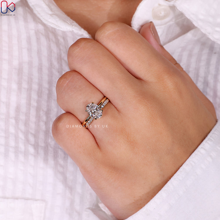 Yellow gold bridal set perfect for a romantic proposal.
