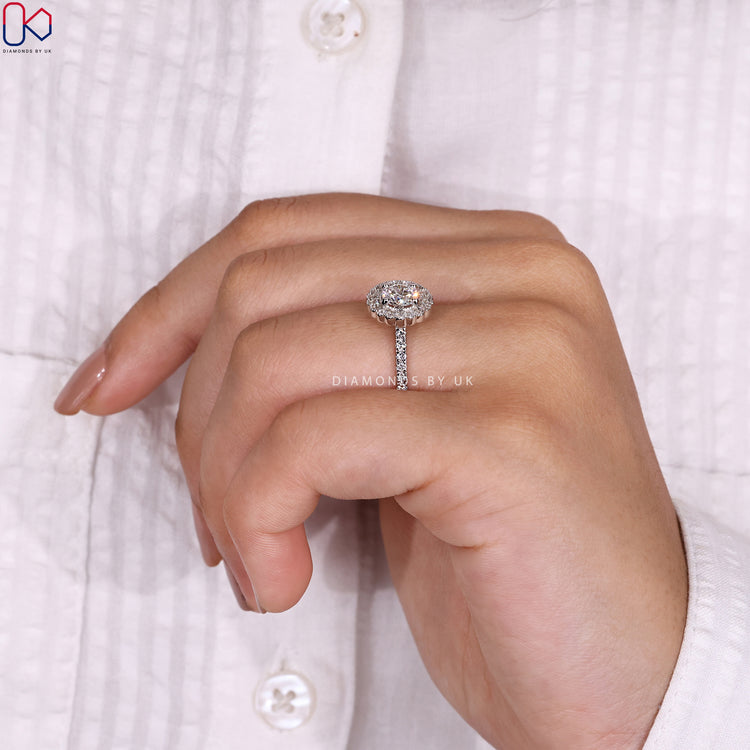 Prong Setting Diamond Engagement Ring for Engagement.
