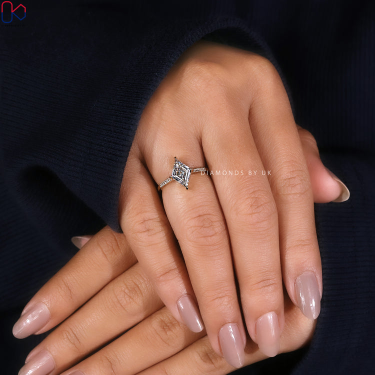 Handmade jewellery for lasting beauty.
