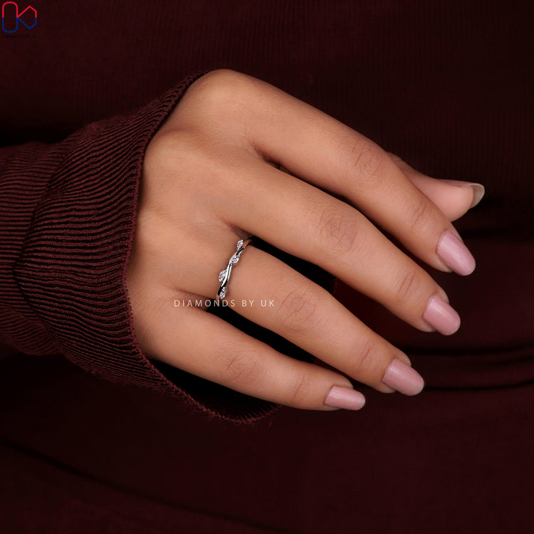 IGI certified wedding band ensuring quality and ethical sourcing.
