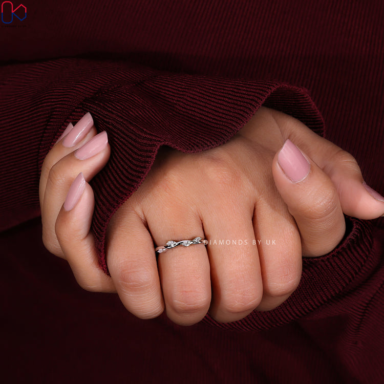 Beautiful handmade jewellery featuring timeless and intricate details.
