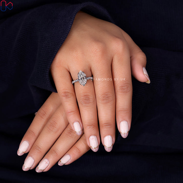 Engagement Ring UK with classic and contemporary styles.
