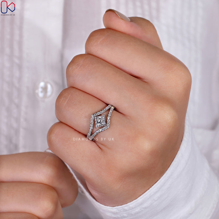 Handmade jewellery featuring stunning diamonds.
