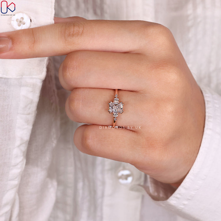 Double prong setting with handmade jewellery.
